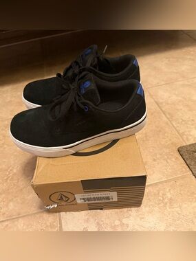 VOLCOM women’s SKATE INSPIRED WORK SHOE BOOTS VM30110F